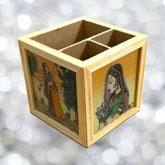 Revolving Pen Holder
